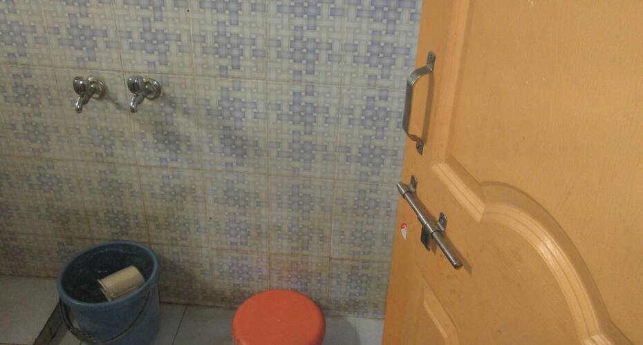 Hotel Dwarka Guest House, Shirdi 5